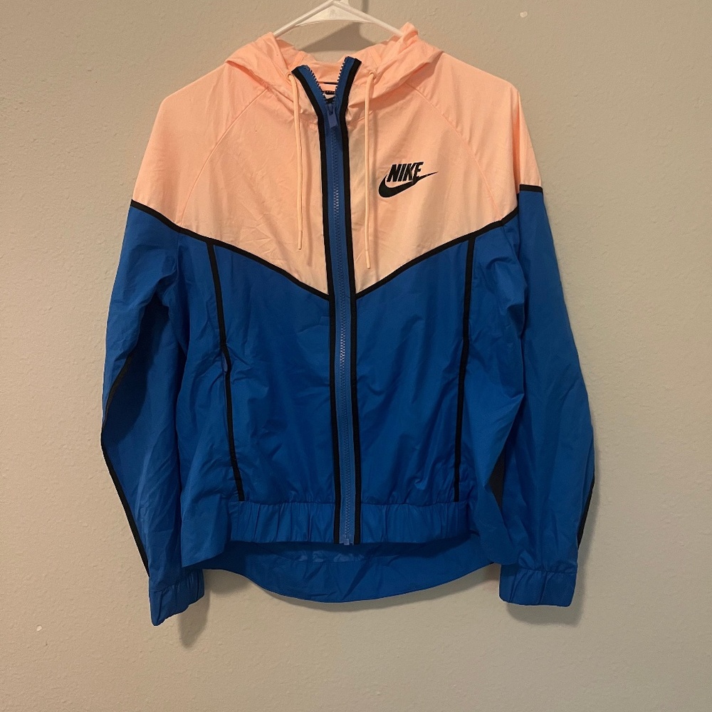 NWT Nike Windbreaker